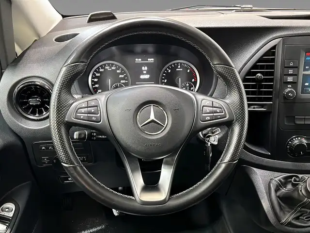 Mercedes-Benz Vito view 14