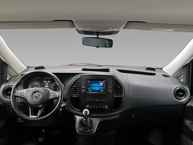 Mercedes-Benz Vito view 11