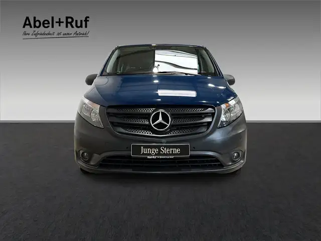 Mercedes-Benz Vito view 2