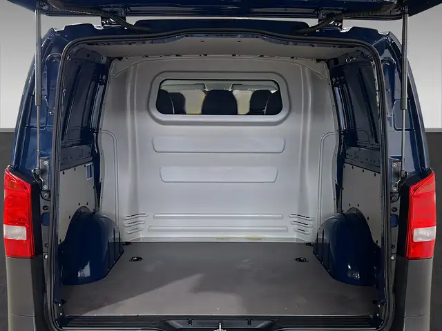 Mercedes-Benz Vito view 8