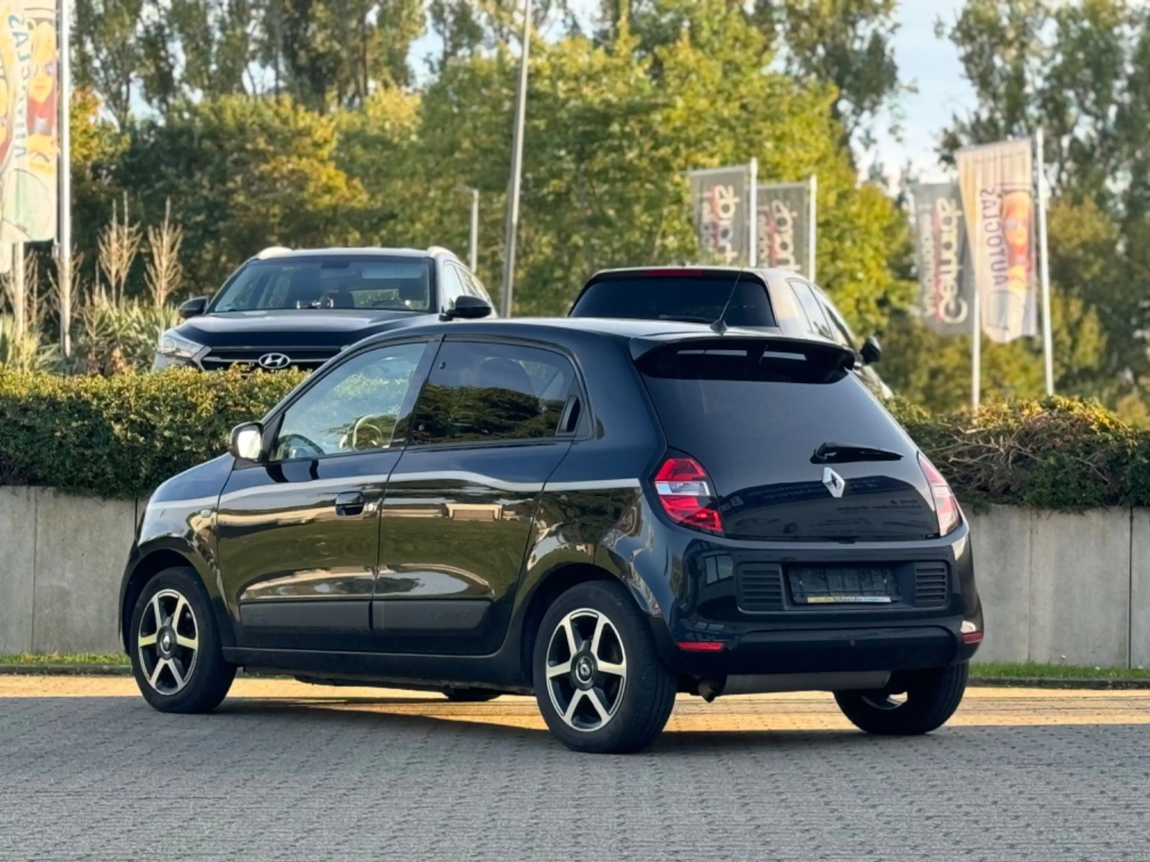 Renault Twingo Limited*AUTOM*KLIMA*PDC*BT*SHZ*SPORT*TÜV* — photo 3