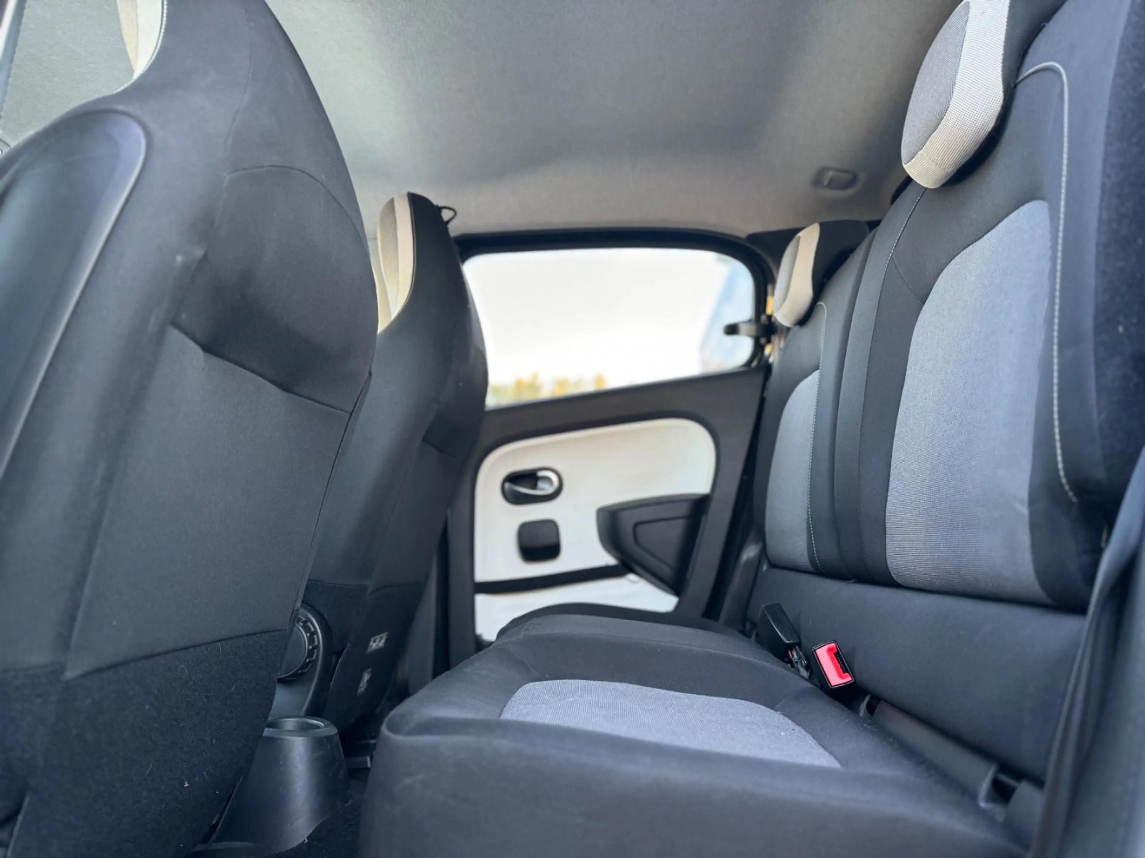 Renault Twingo Limited*AUTOM*KLIMA*PDC*BT*SHZ*SPORT*TÜV* — photo 13