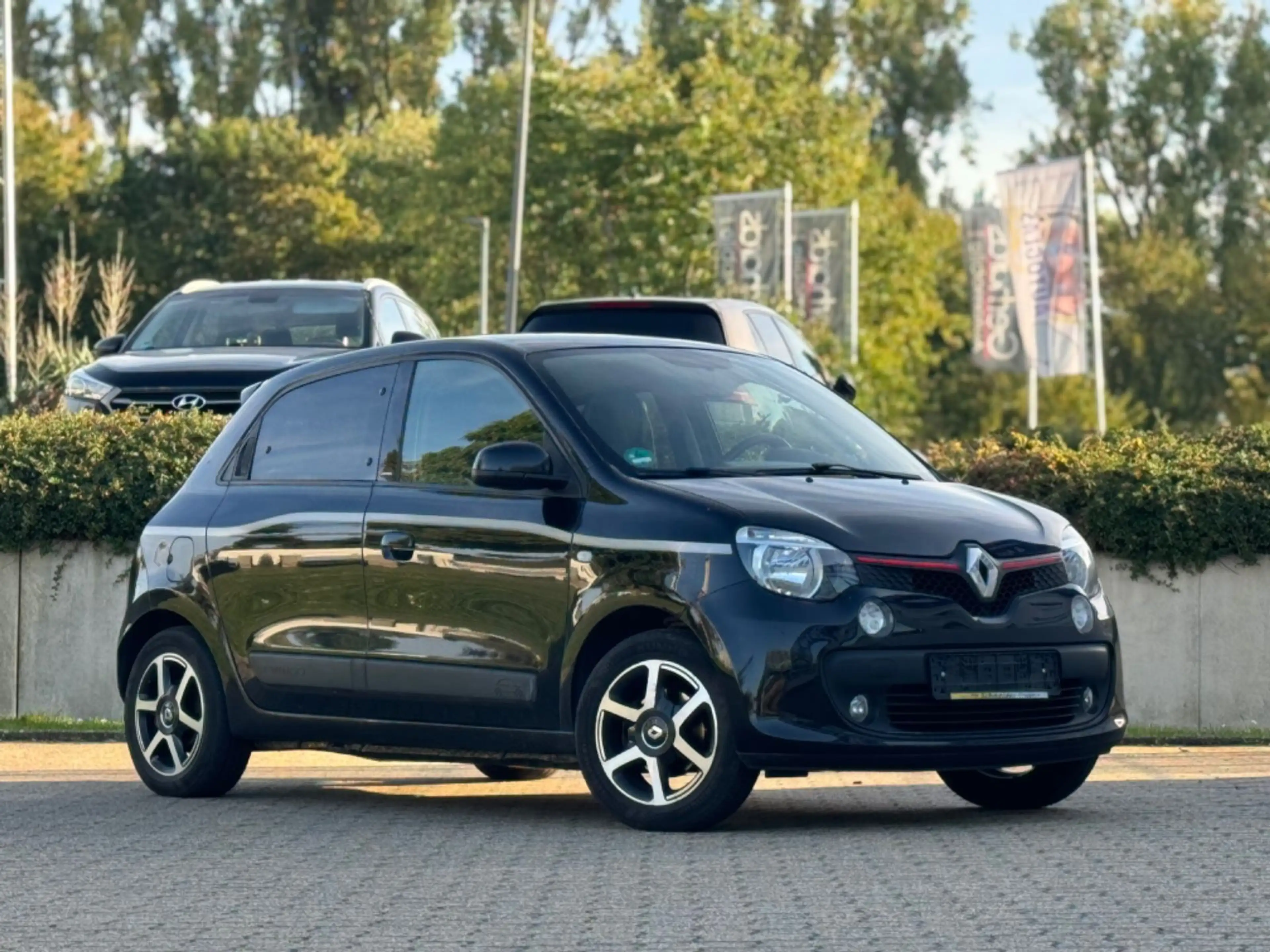 Renault Twingo Limited*AUTOM*KLIMA*PDC*BT*SHZ*SPORT*TÜV* — photo 6