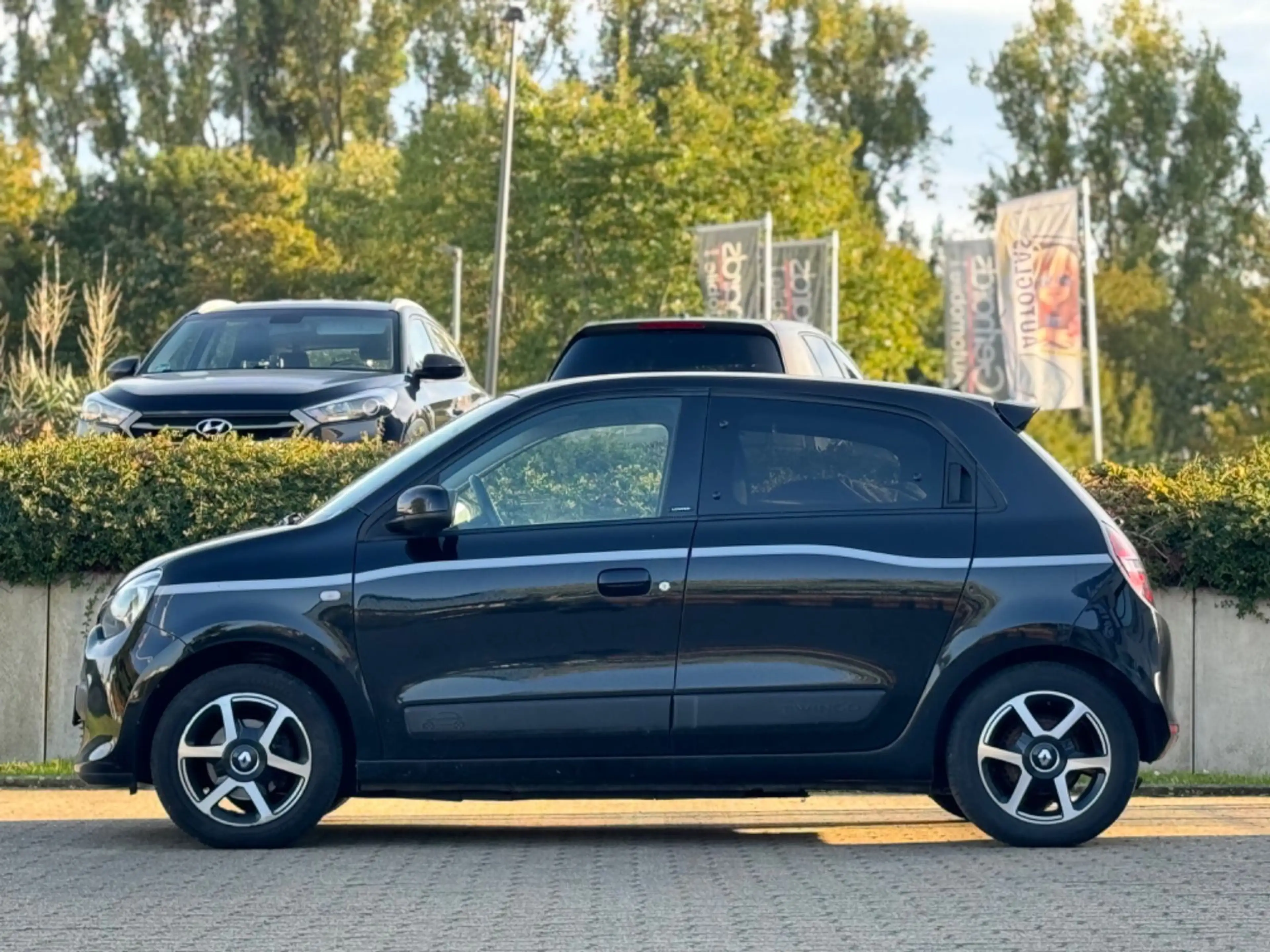 Renault Twingo Limited*AUTOM*KLIMA*PDC*BT*SHZ*SPORT*TÜV* — photo 2
