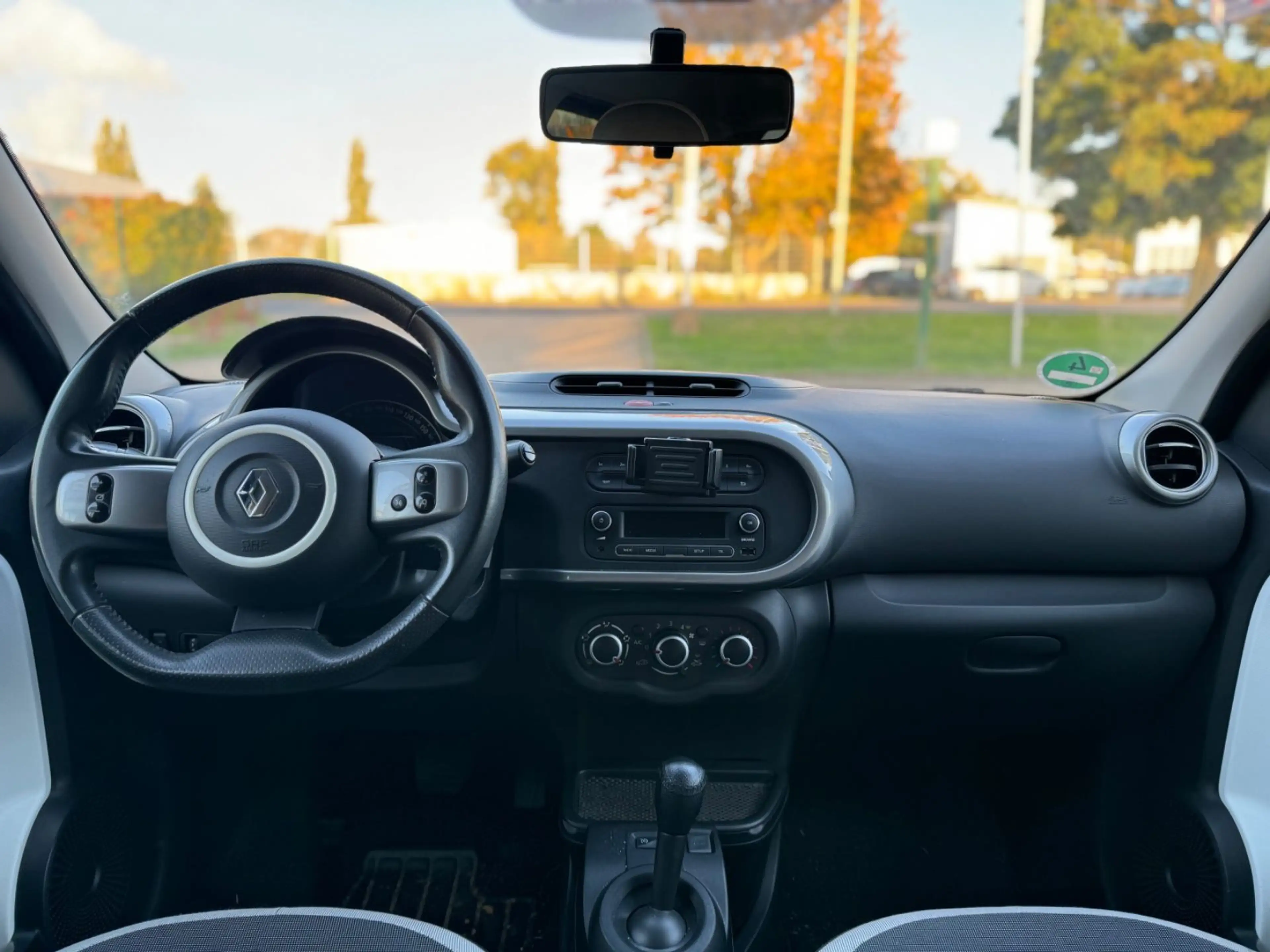 Renault Twingo Limited*AUTOM*KLIMA*PDC*BT*SHZ*SPORT*TÜV* — photo 15