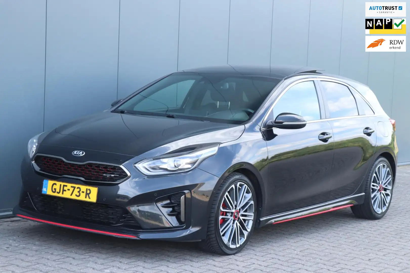 Kia Ceed / cee'd 1.6 T-GDi GT | 200PK - PANO - UNIEK VOL! Zwart - 1