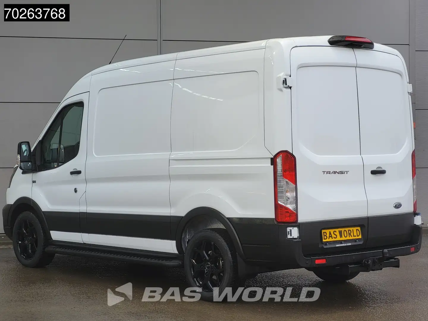 Ford Transit 130pk L2H2 Nieuw! Black Edition Trekhaak Airco Cru Wit - 2