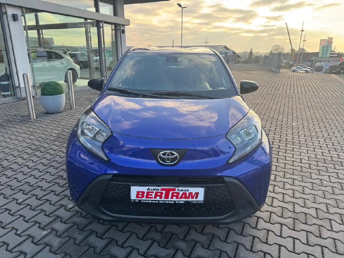 Toyota Aygo X Play Blau - 2
