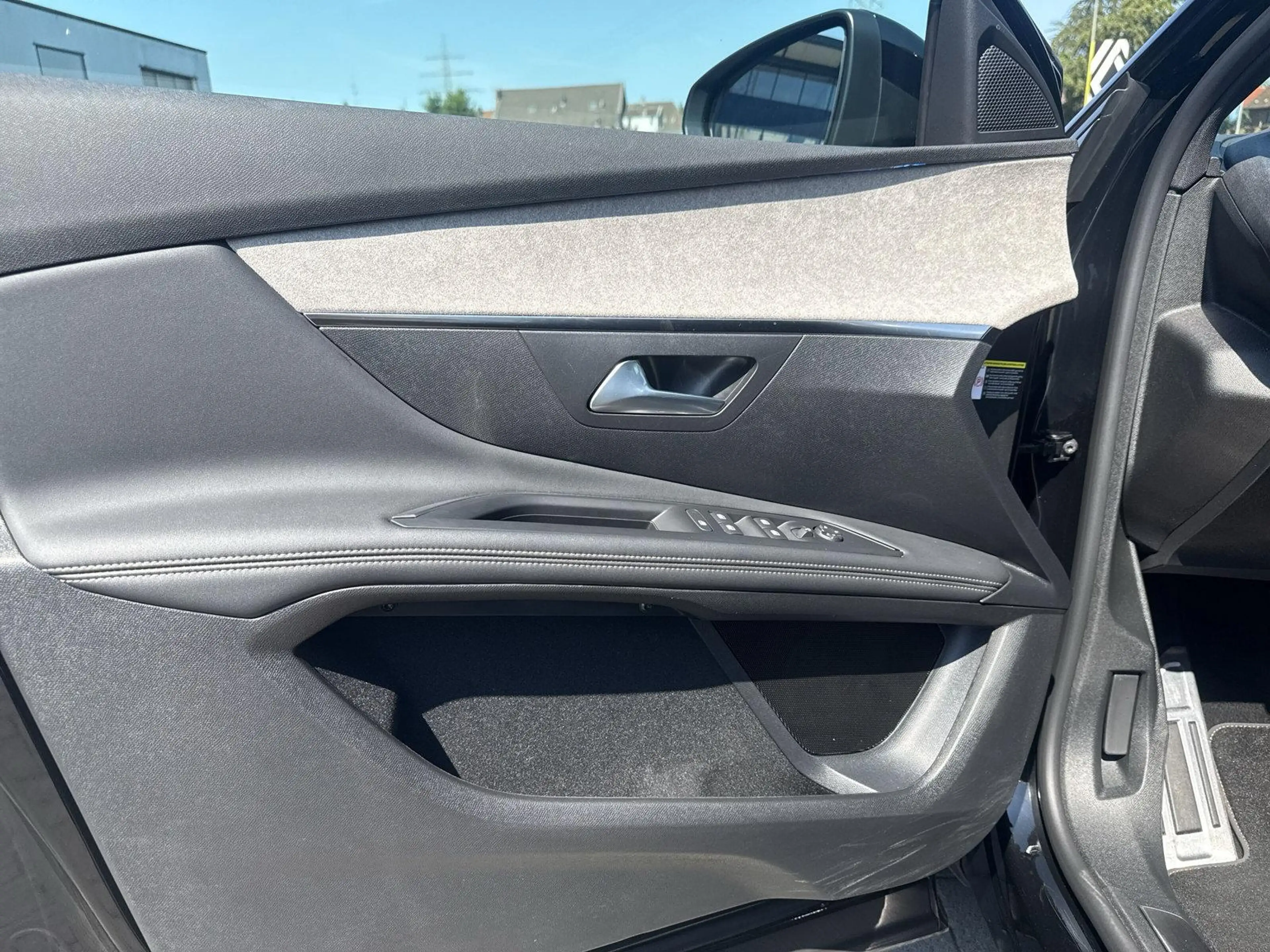 Peugeot 3008 GT Metallic — photo 10
