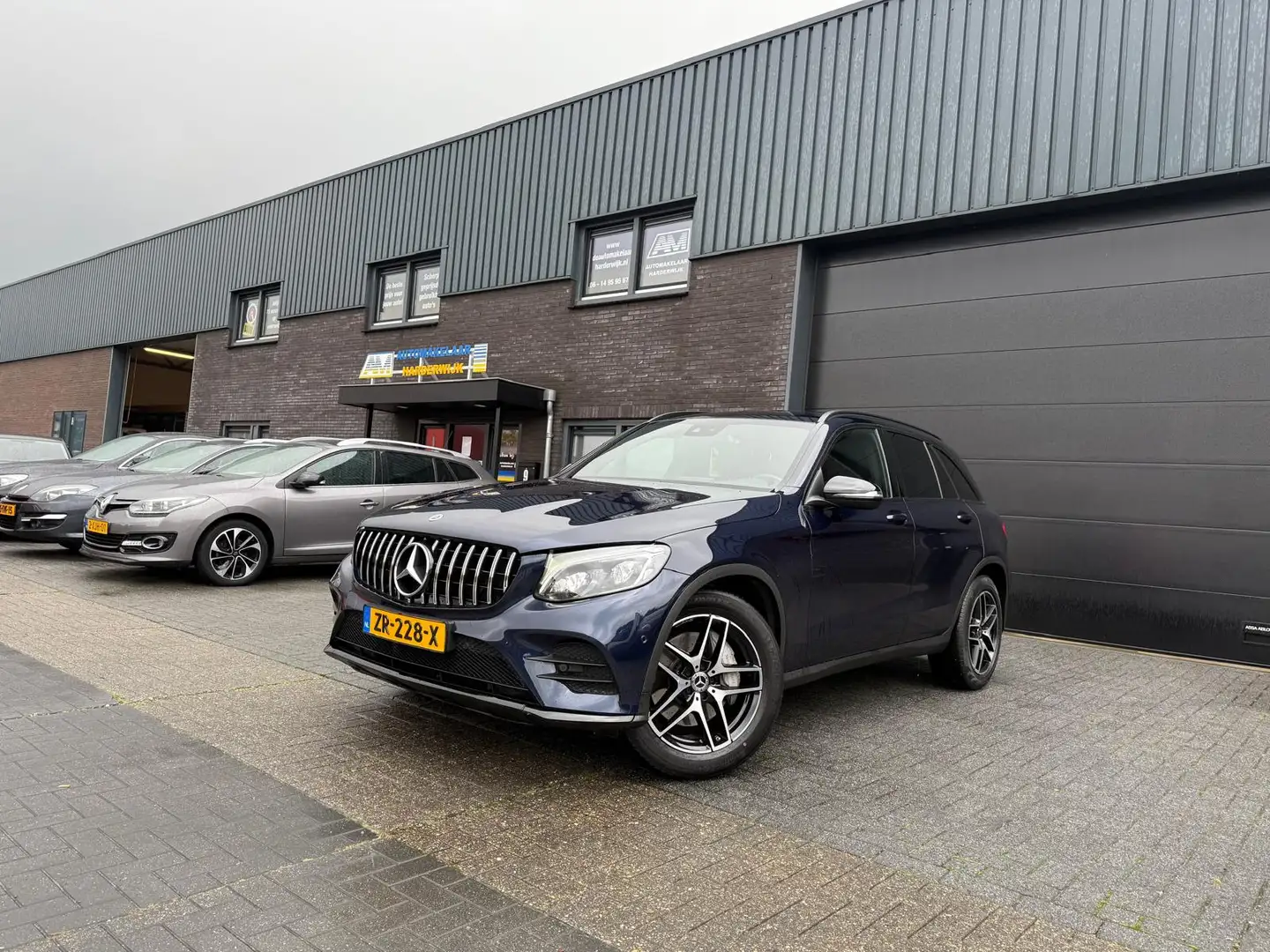 Mercedes-Benz GLC 250 4MATIC Sport Edition Premium | 1E EIGENAAR | 12MND Blauw - 2
