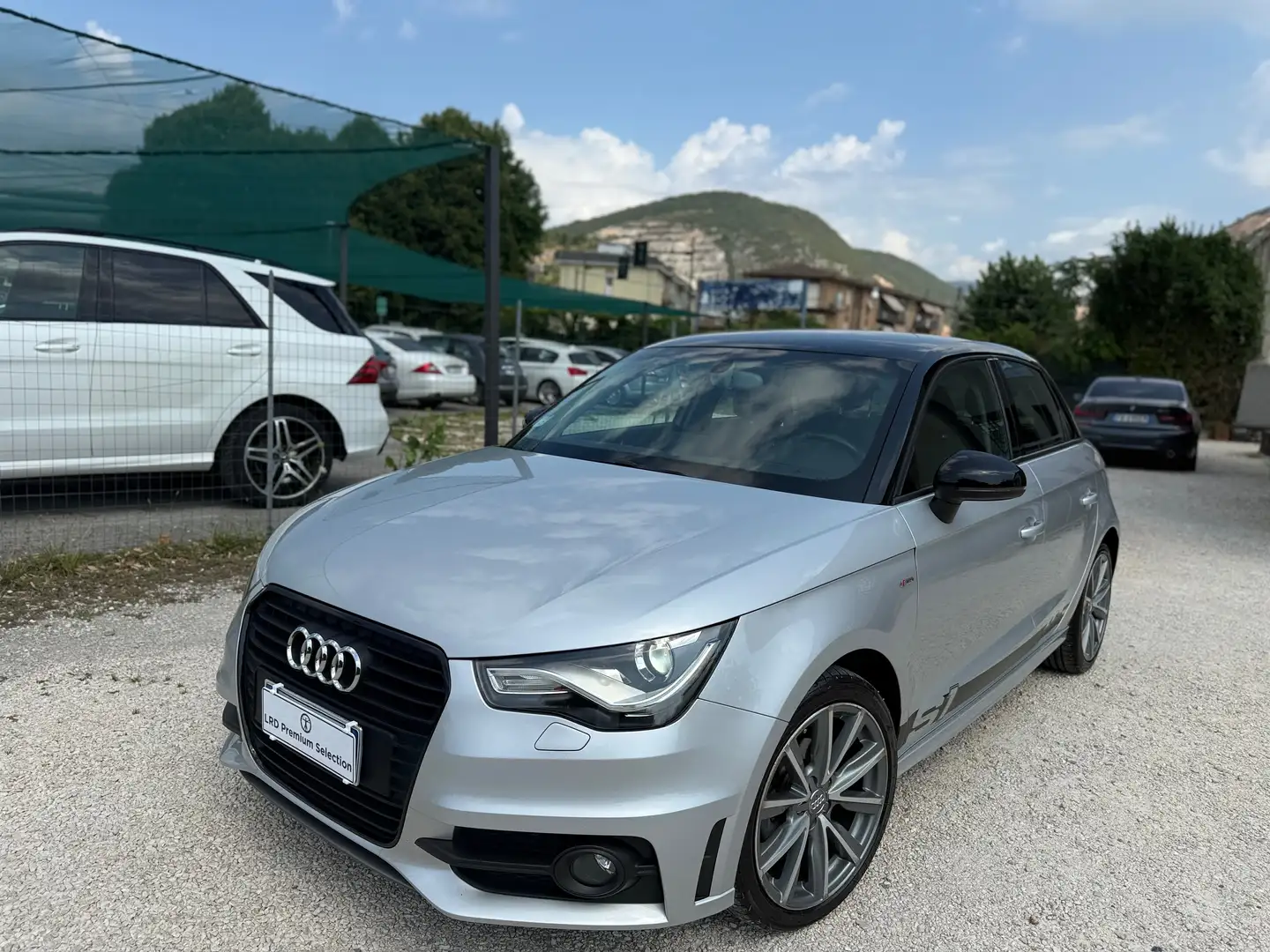 Audi A1 A1  Spb 1.6 tdi S Line Edition 90cv ok Neopatent Argento - 1