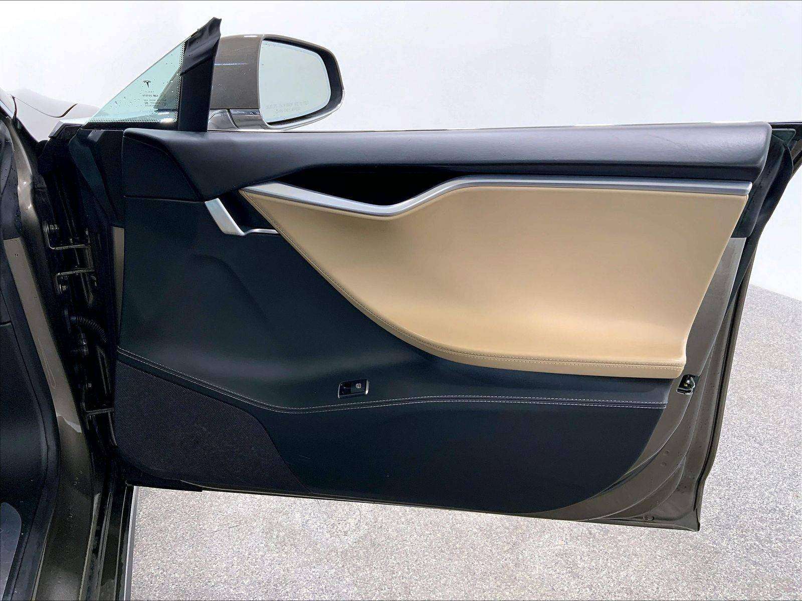 2015 Tesla Model S 85D, Navigation, Rear View Camera! thumb 33