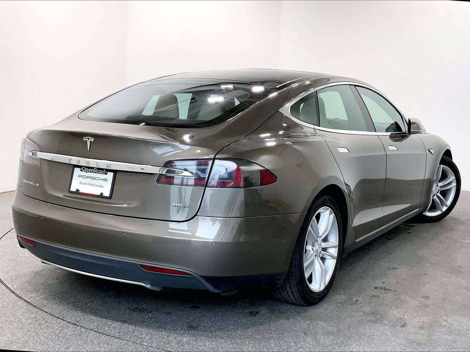 2015 Tesla Model S 85D, Navigation, Rear View Camera! alt 5