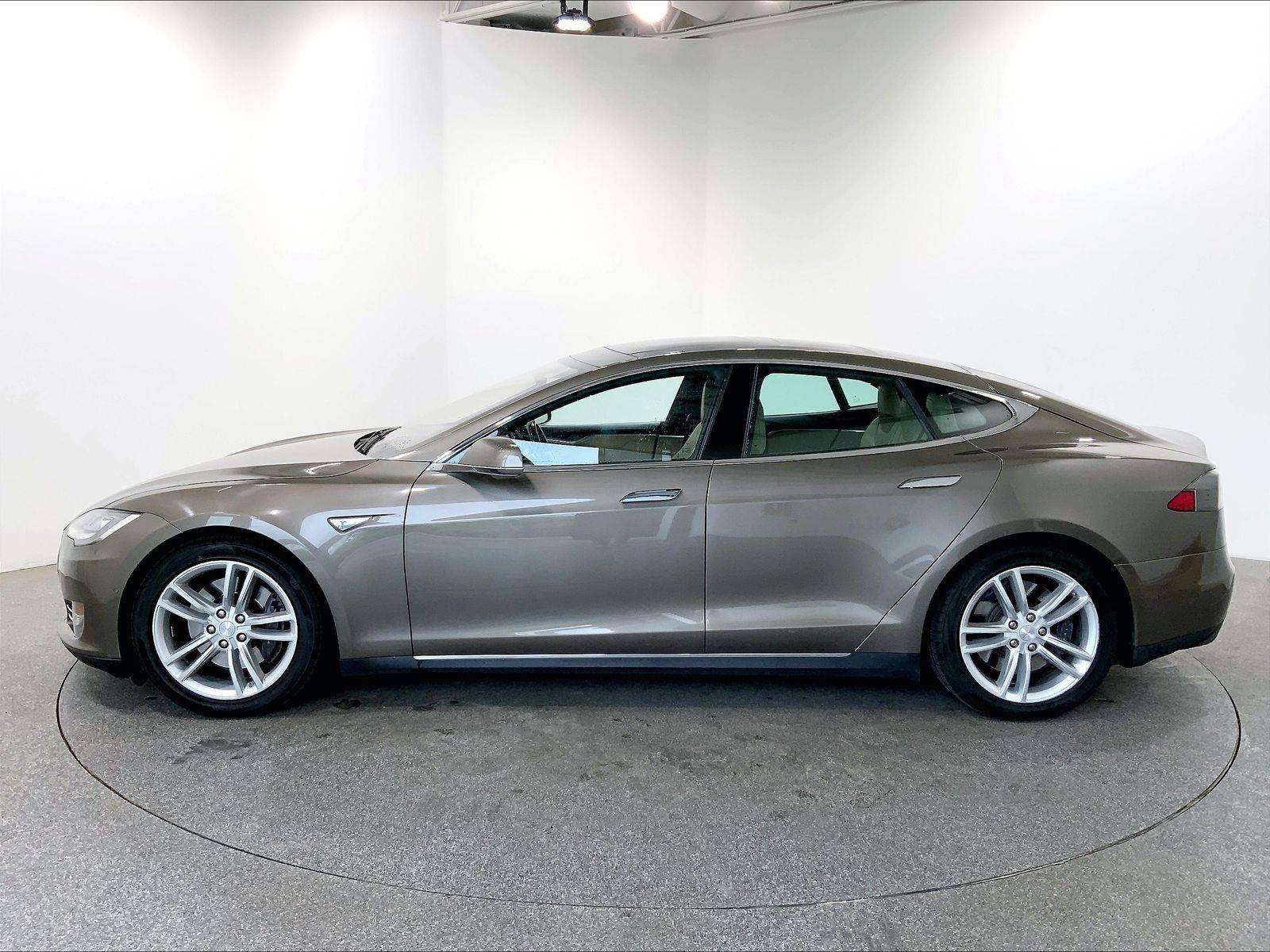 2015 Tesla Model S 85D, Navigation, Rear View Camera! thumb 8