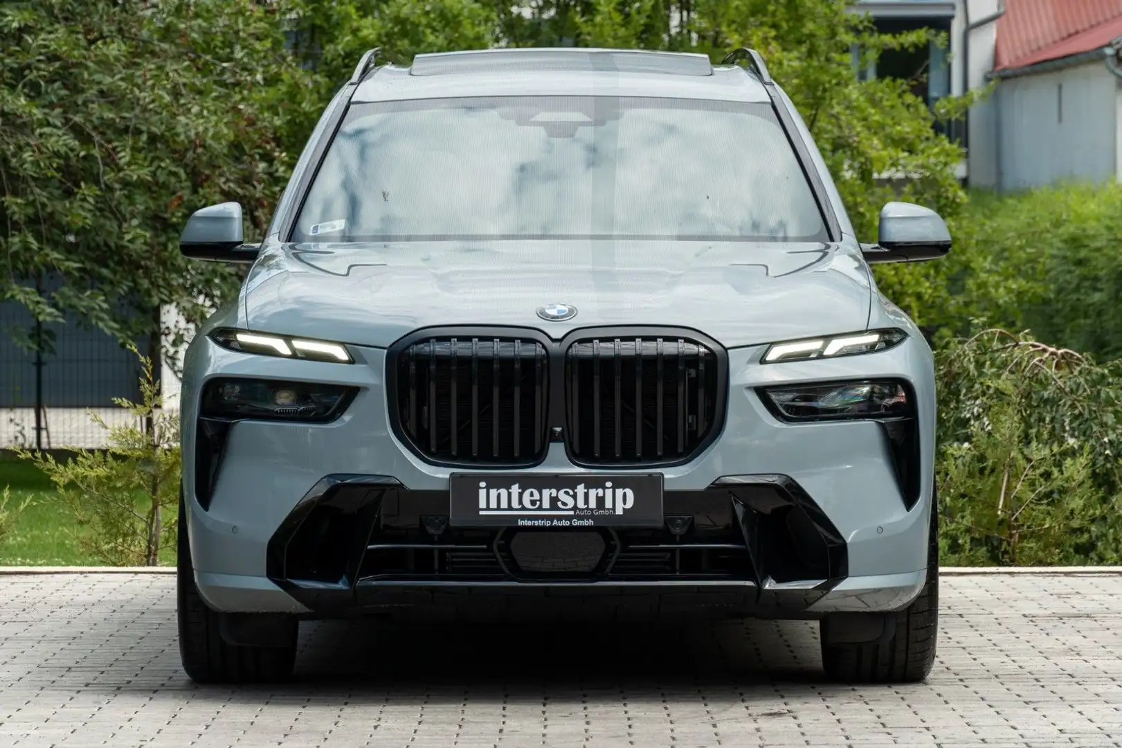 BMW X7 40d M SPORT.SOFTC.PANO.LUFTF.DR.ASS.PRO.5/100 Grau - 2