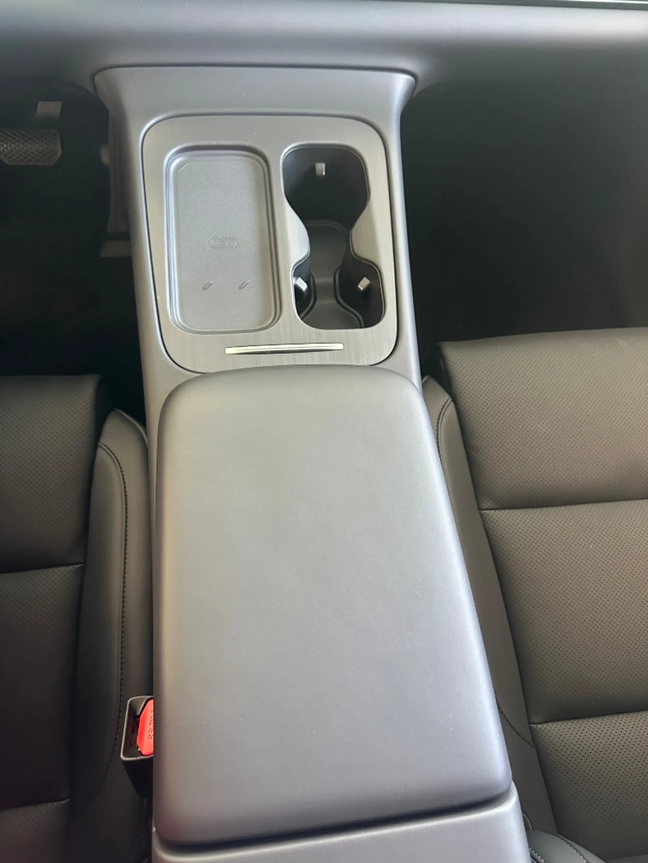 Leapmotor C10 Hybrid REEV RWD 974KM Reichweite — photo 15