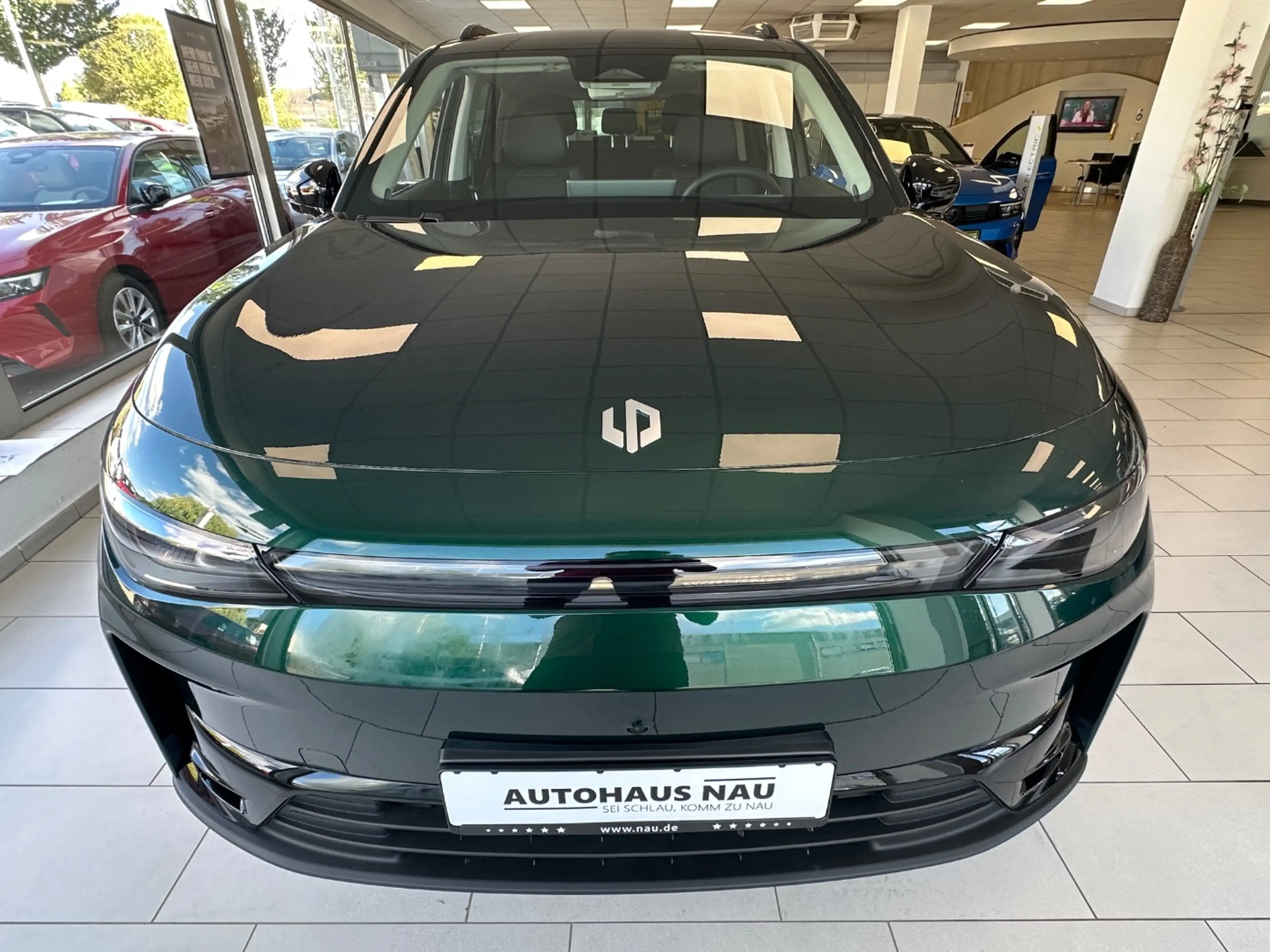 Leapmotor C10 Hybrid REEV RWD 974KM Reichweite — photo 2
