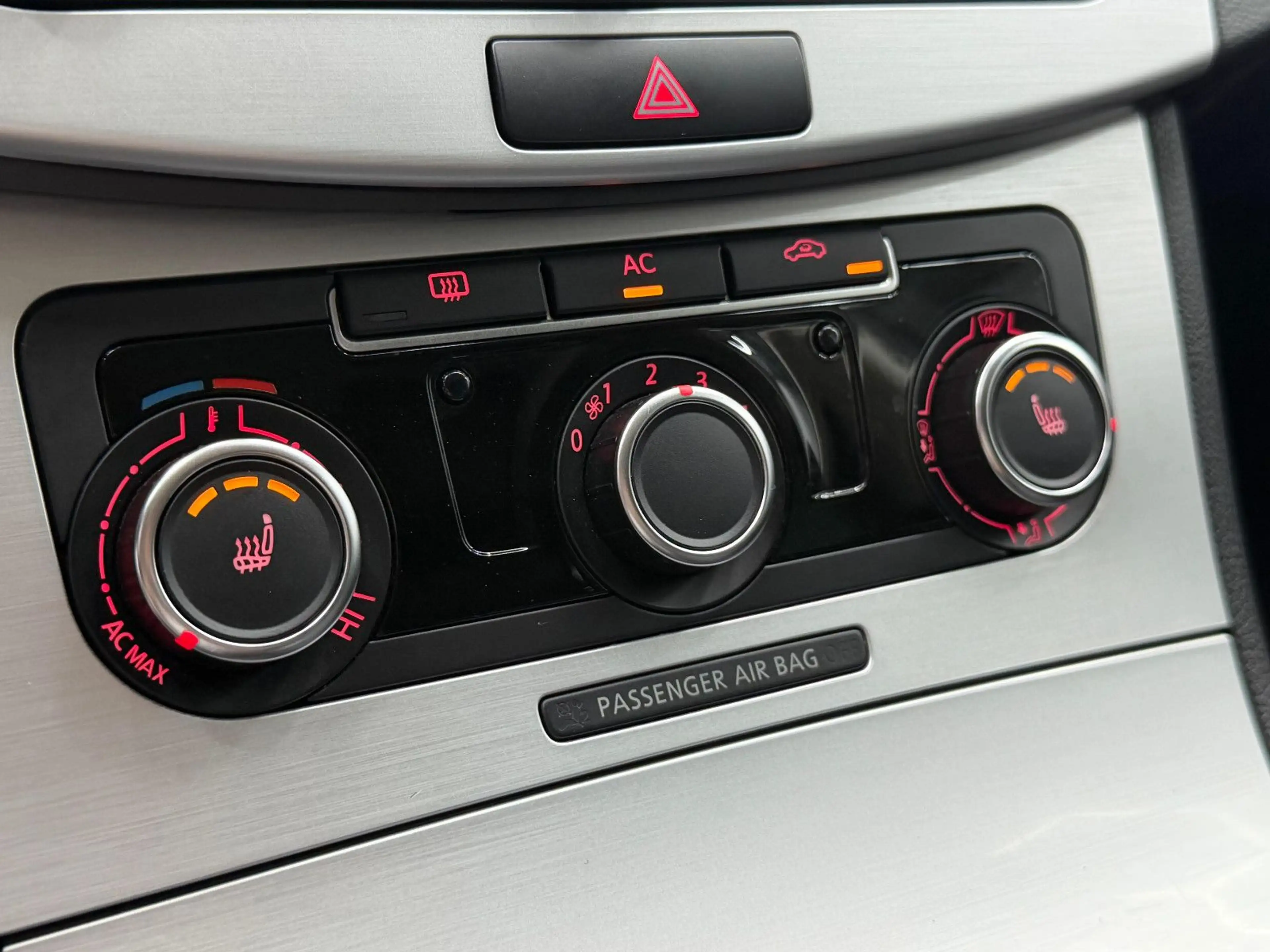 Volkswagen CC 2.0 TDI NAVI/SHZG/TÜV 11.27/SCHECKHEFT — photo 12