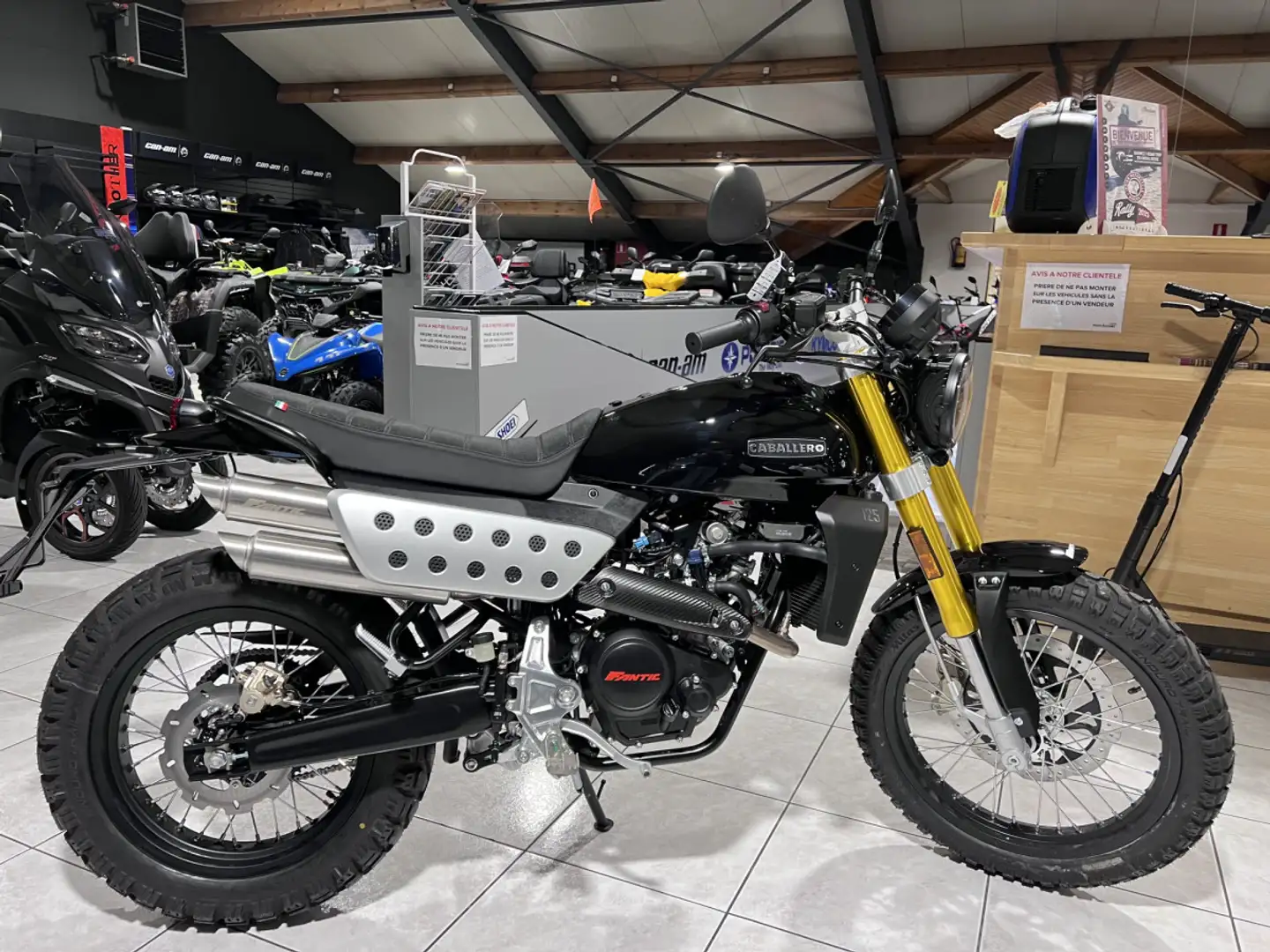 Fantic Caballero 125 Scrambler Noir - 1