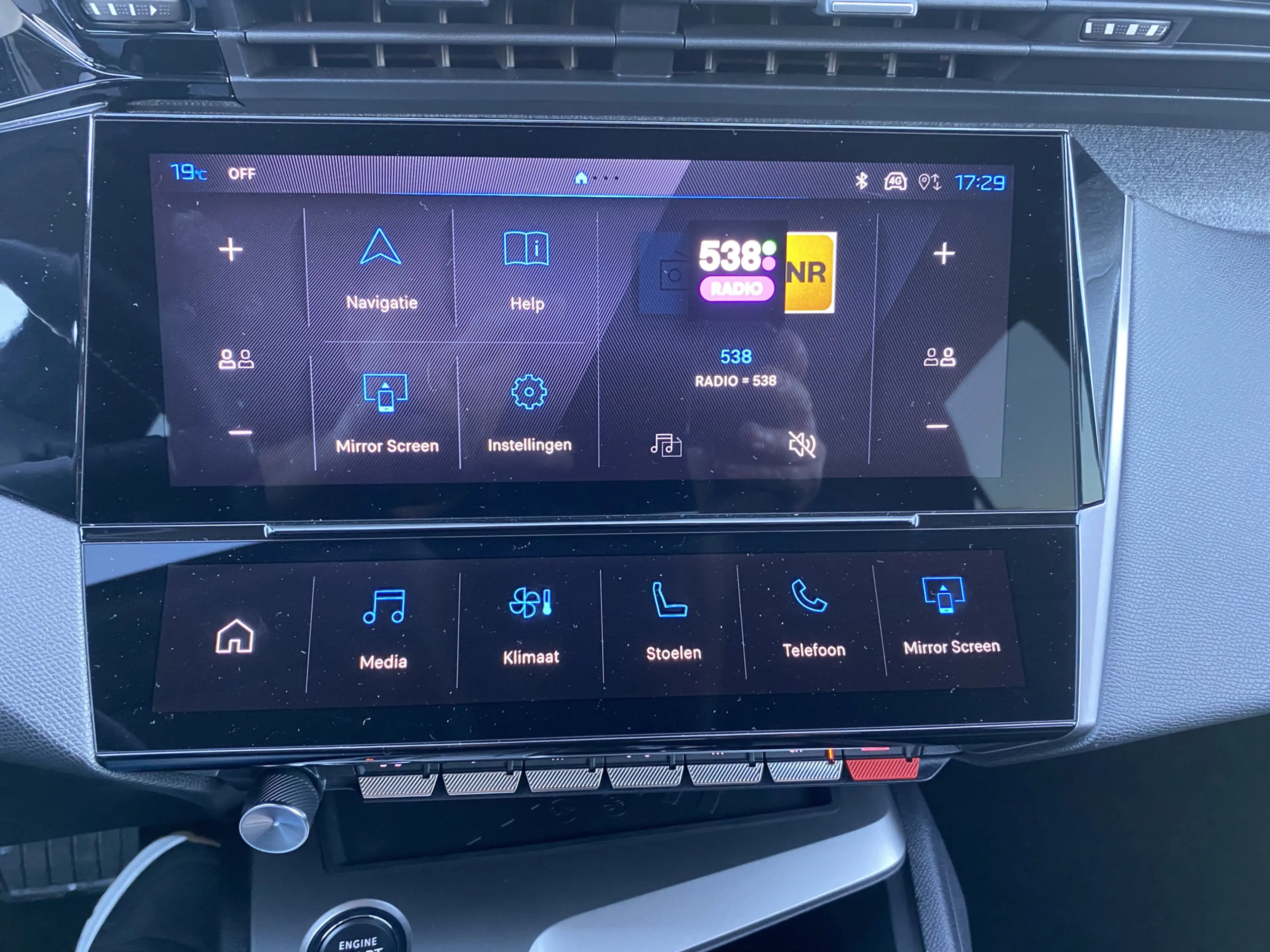 Peugeot 408 e-408 Allure 58 kWh , Bereik 350 km Stoel & Stuurv — photo 26