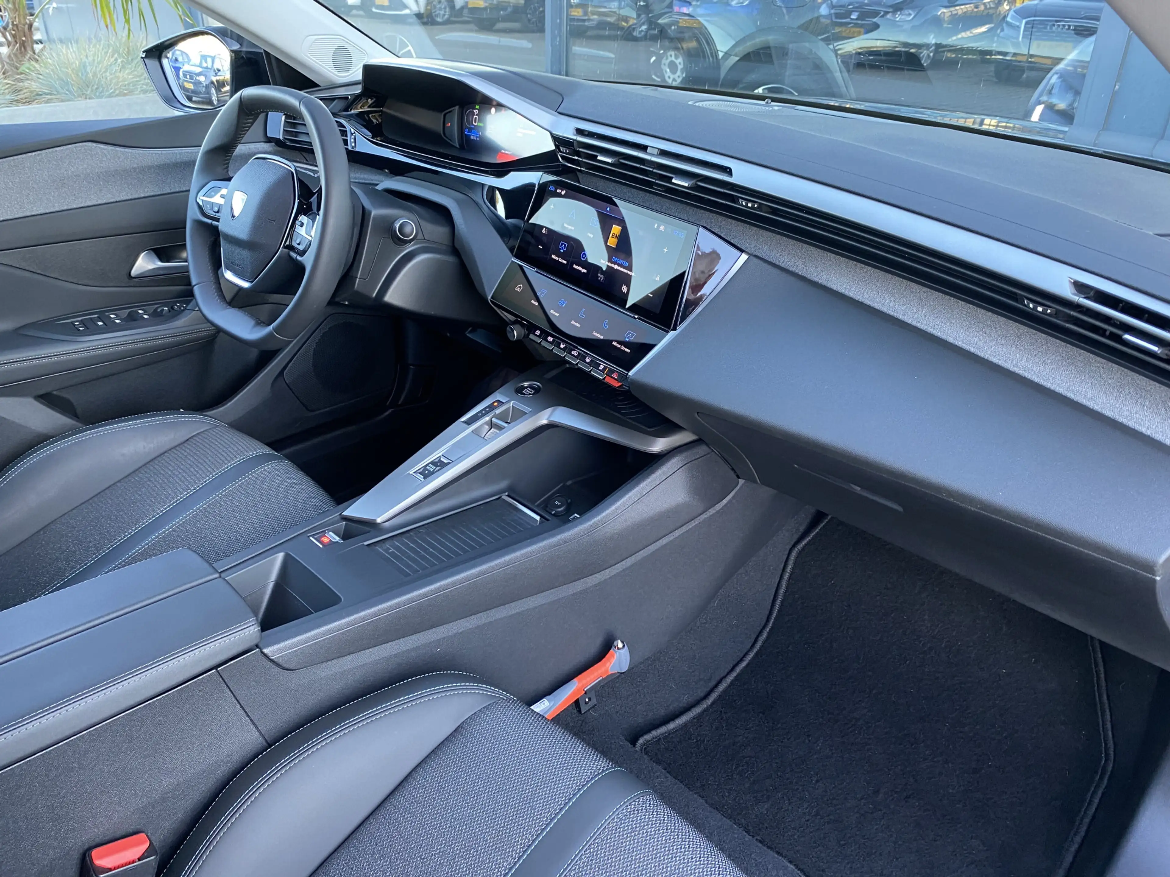 Peugeot 408 e-408 Allure 58 kWh , Bereik 350 km Stoel & Stuurv — photo 37