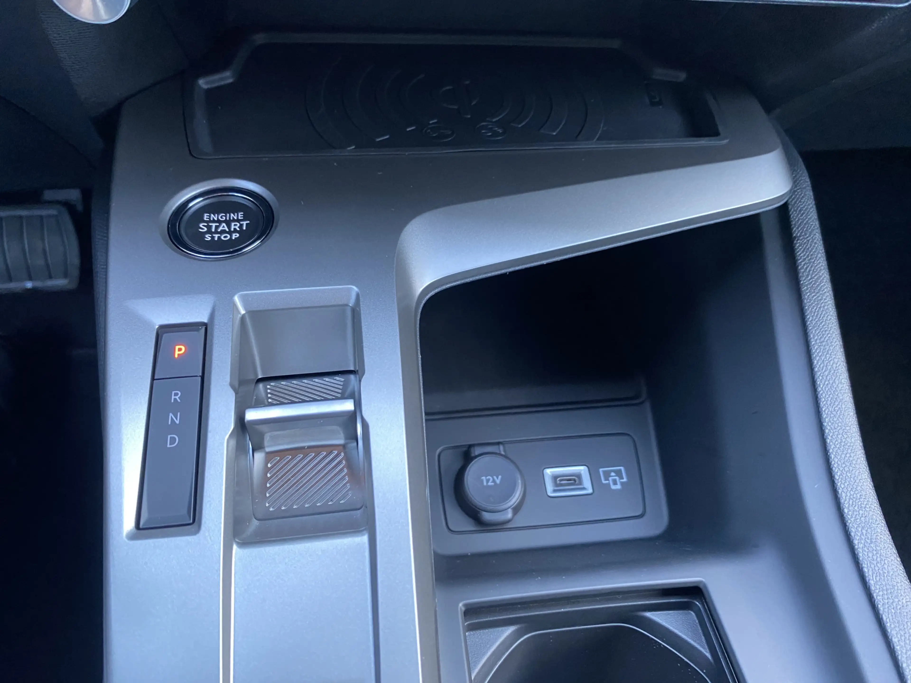 Peugeot 408 e-408 Allure 58 kWh , Bereik 350 km Stoel & Stuurv — photo 31