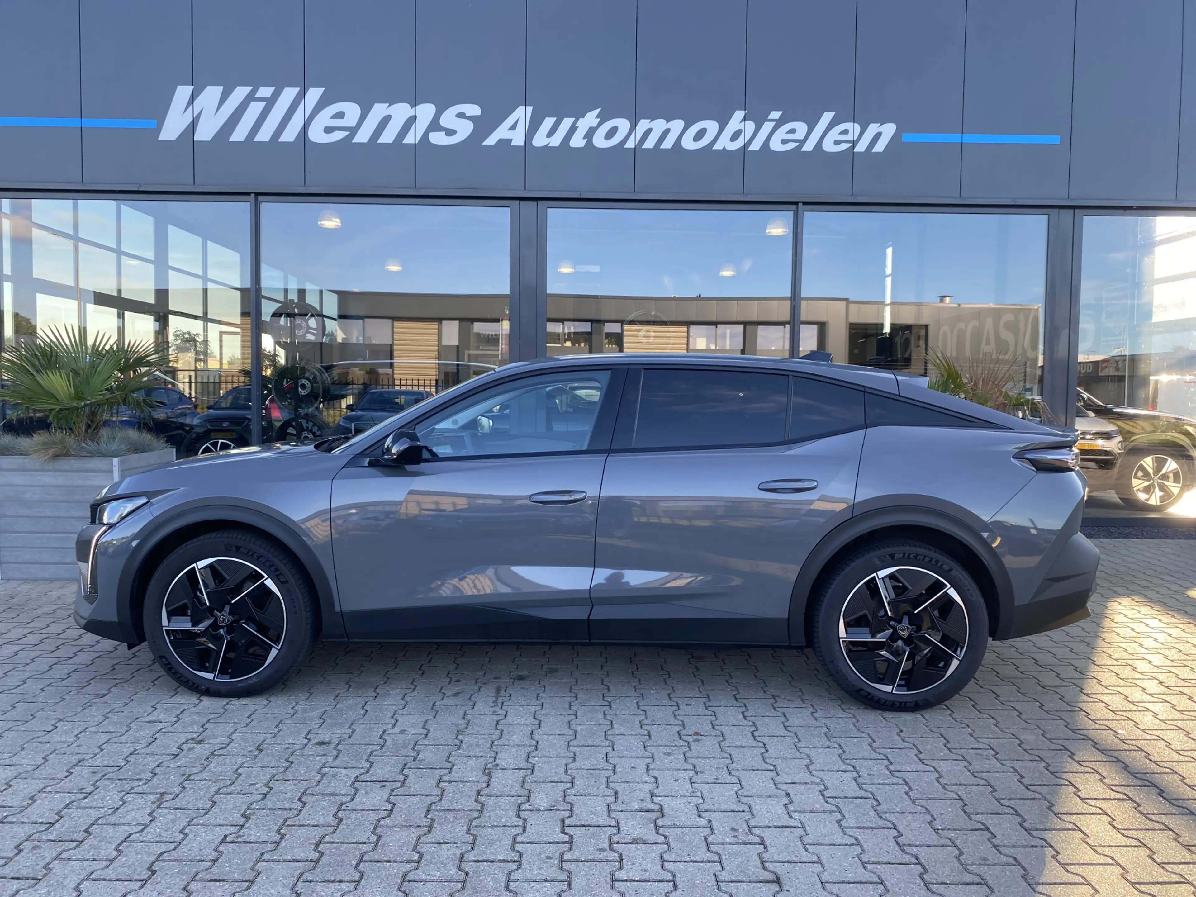 Peugeot 408 e-408 Allure 58 kWh , Bereik 350 km Stoel & Stuurv — photo 10