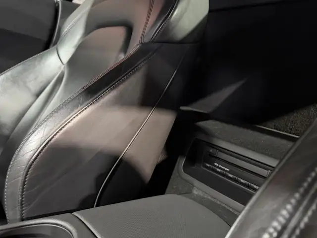 Audi R8 view 14