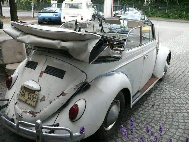 Volkswagen Käfer view 2