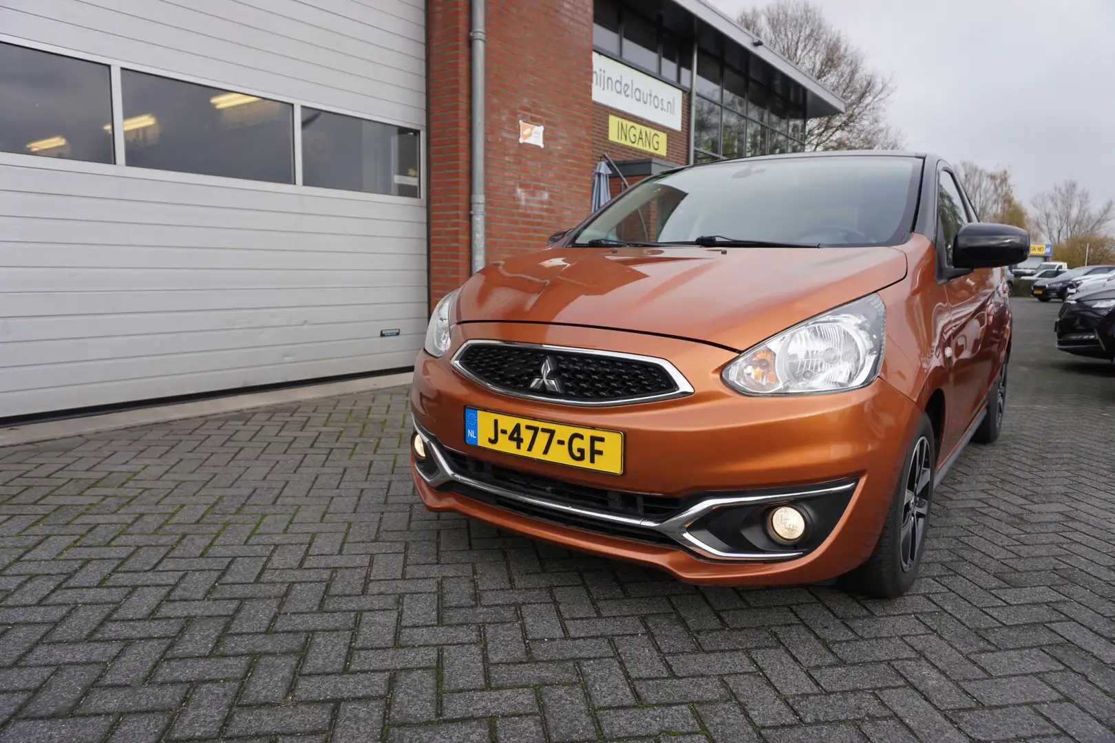 Mitsubishi Space Star 1.2 AUTOMAAT INSTYLE LUXE TWO TONE 5 DEURS STOELVE Naranja - 2