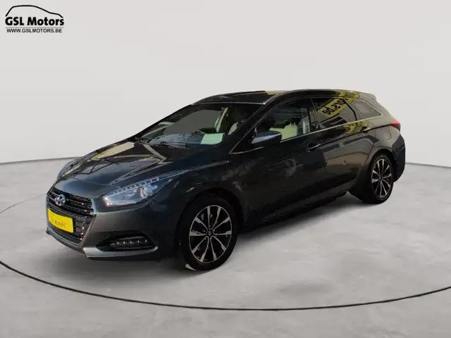 Hyundai i40 1.7 CRDi 115cv break gris 04/17 91.181km Airco GPS