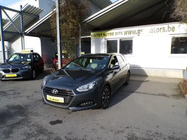 Hyundai i40 1.7 CRDi 115cv break gris 04/17 91.181km Airco GPS