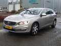 Volvo V60 2.4 D6 Twin Engine Momentum Gris - thumbnail 4