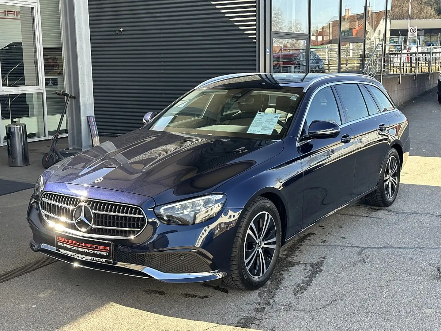 Mercedes-Benz E 200 d T Avantgarde Aut. Blau - 1