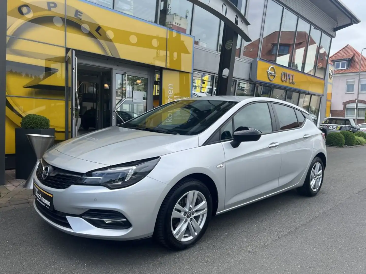 Opel Astra 1.2 Turbo Start/Stop Edition Zilver - 1