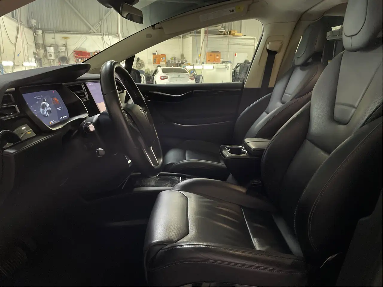 Tesla Model X fotografie Tesla Model X