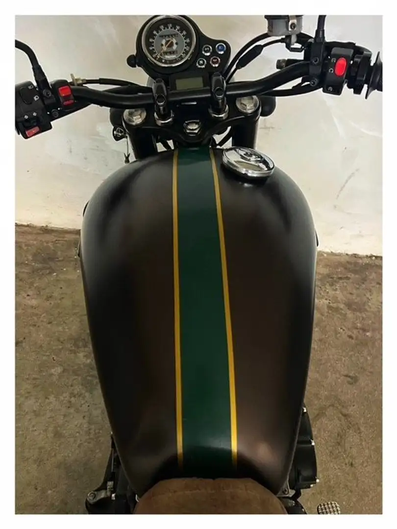 Triumph Bonneville SE Bruin - 2