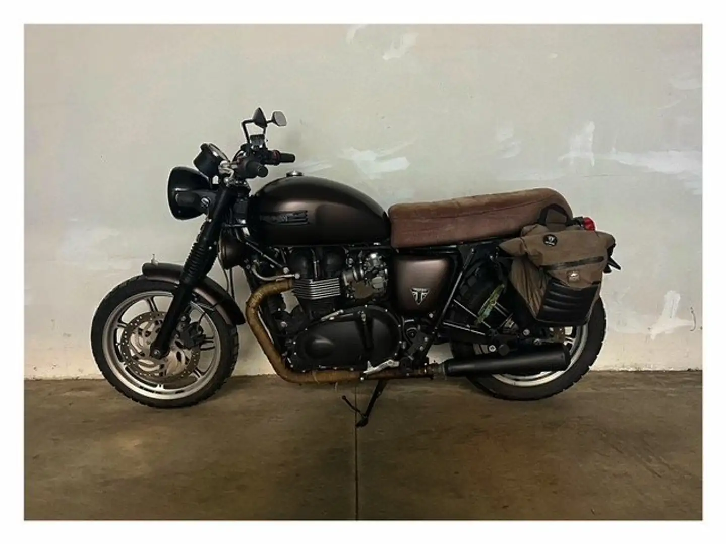 Triumph Bonneville SE Bruin - 1