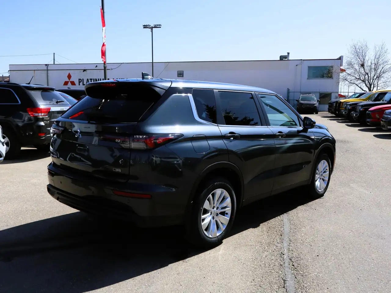 Mitsubishi Outlander снимка Mitsubishi Outlander