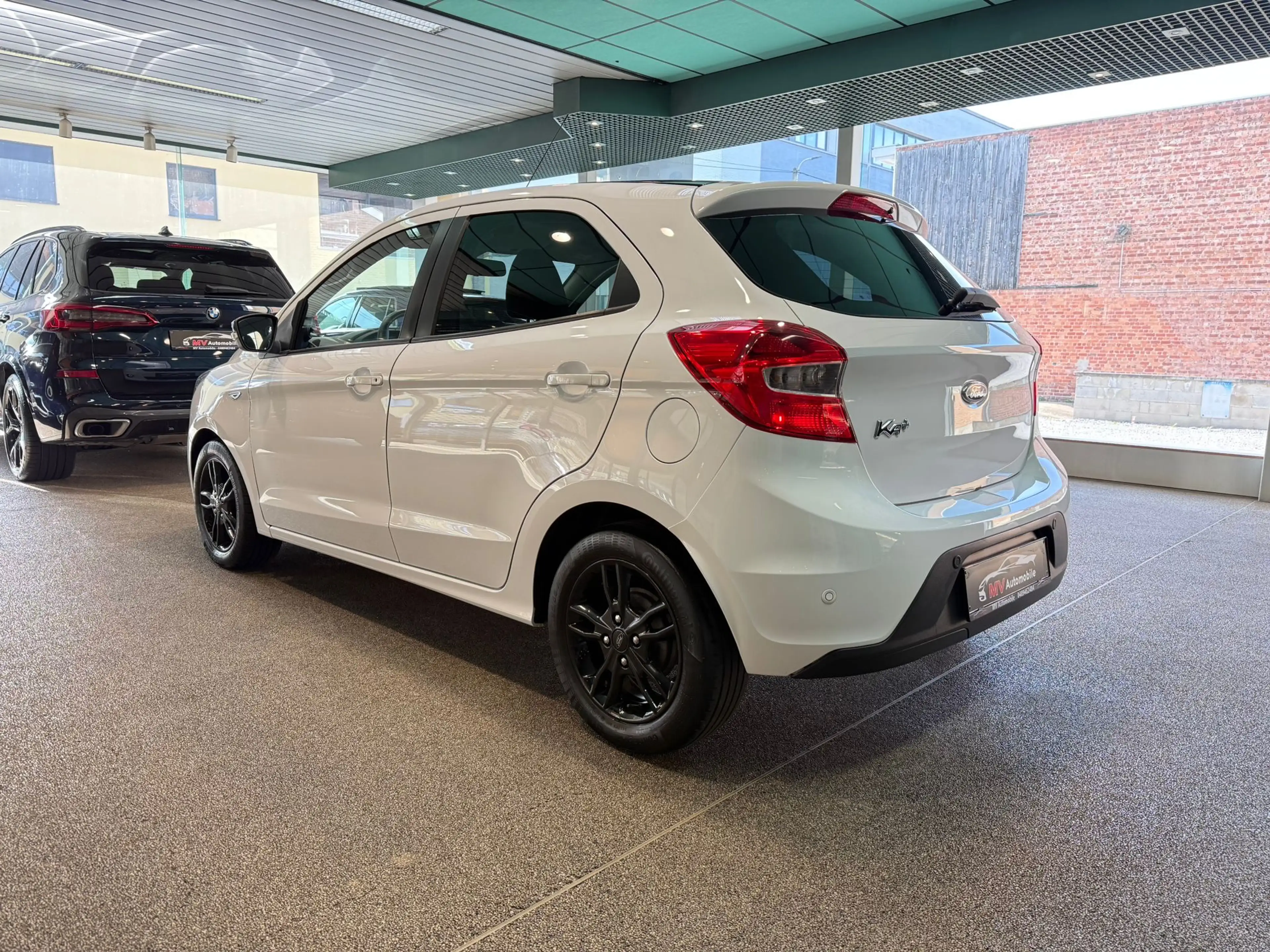 Ford Ka/Ka+ 1.2i Black Edition * Clim * Écran * Jante — photo 4