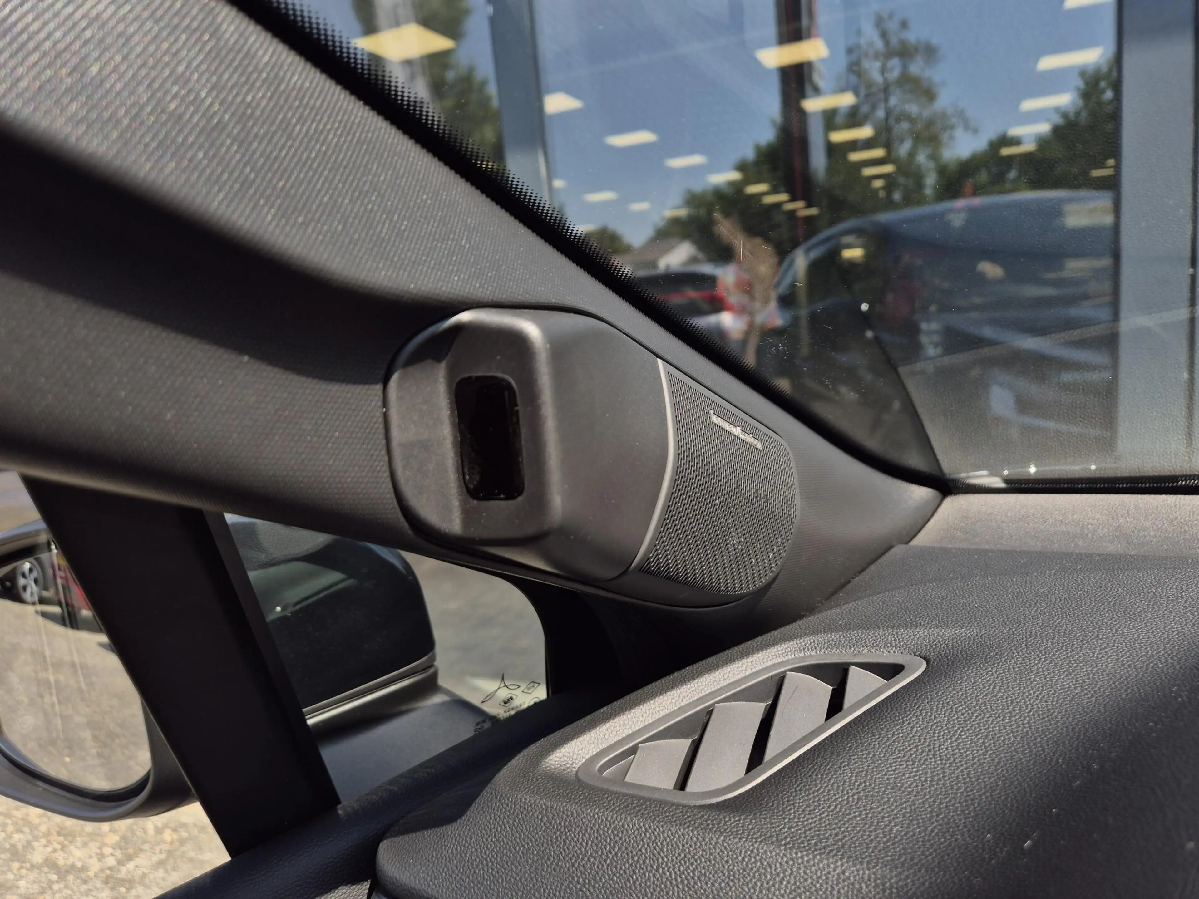 Mitsubishi Grandis 1.8 HEV Instyle | Panoramadak | Harmon/Kardon | De — photo 36
