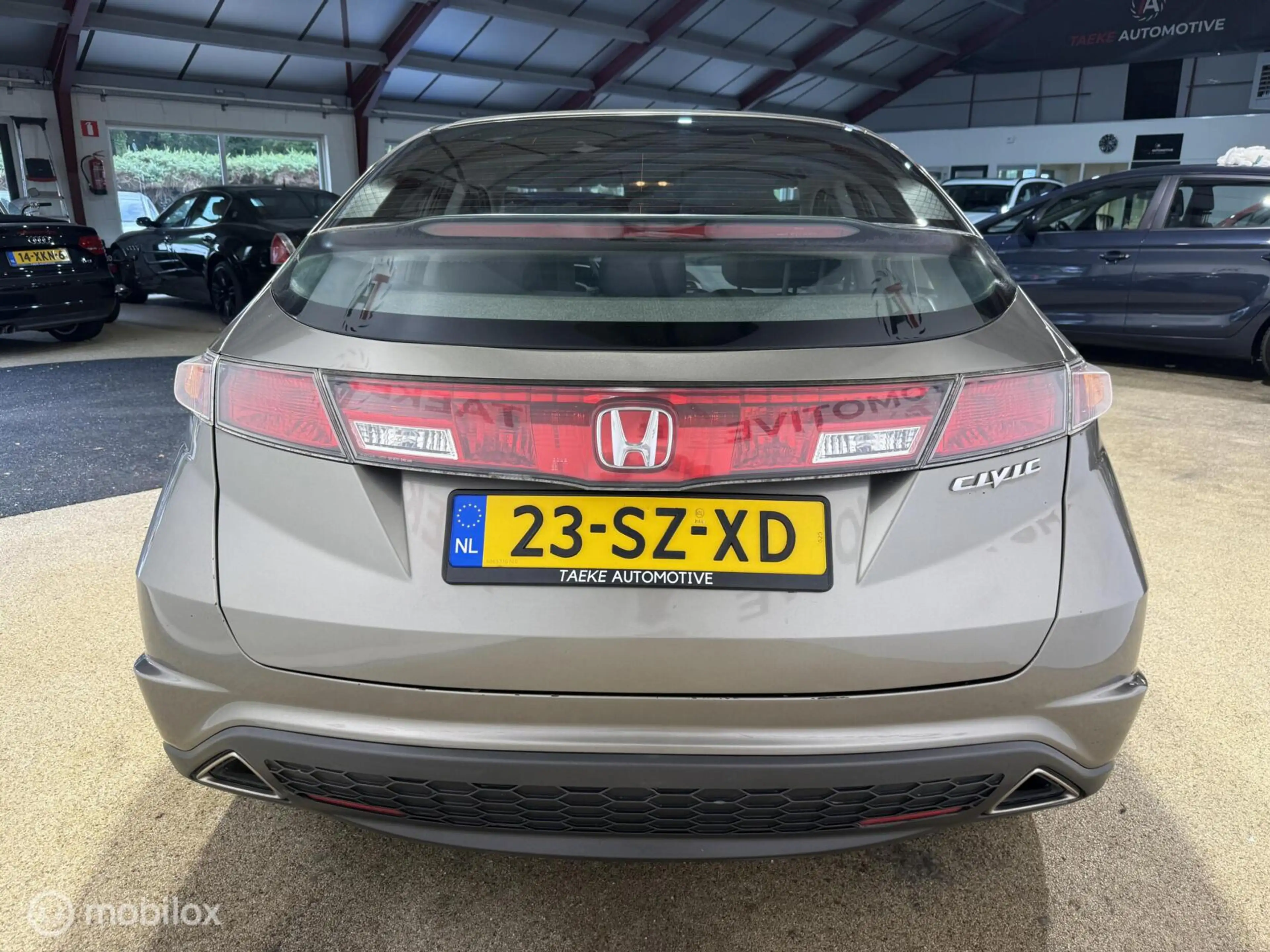 Honda Civic 1.8 Sport AUT/AIRCO/CRUIS/PSENSOR/APK/NAP/1EIG — photo 8