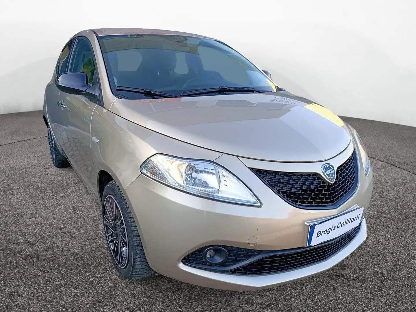 Lancia Ypsilon 5 Porte 1.0 FireFly Hybrid 70cv Gold S&S 1.0 fire Oro - 1