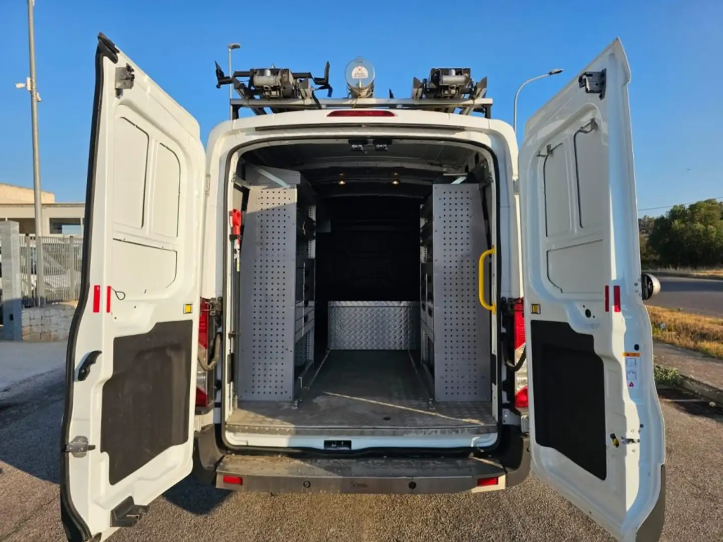 Ford Transit 350 2.0TDCi EcoBlue 130CV 4WD PM-TM ALLESTITO Bianco - 2
