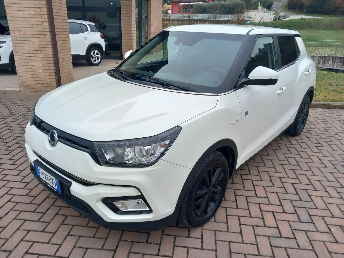 SsangYong Tivoli Tivoli 1.6d 2WD 115 Cv Weiß - 1