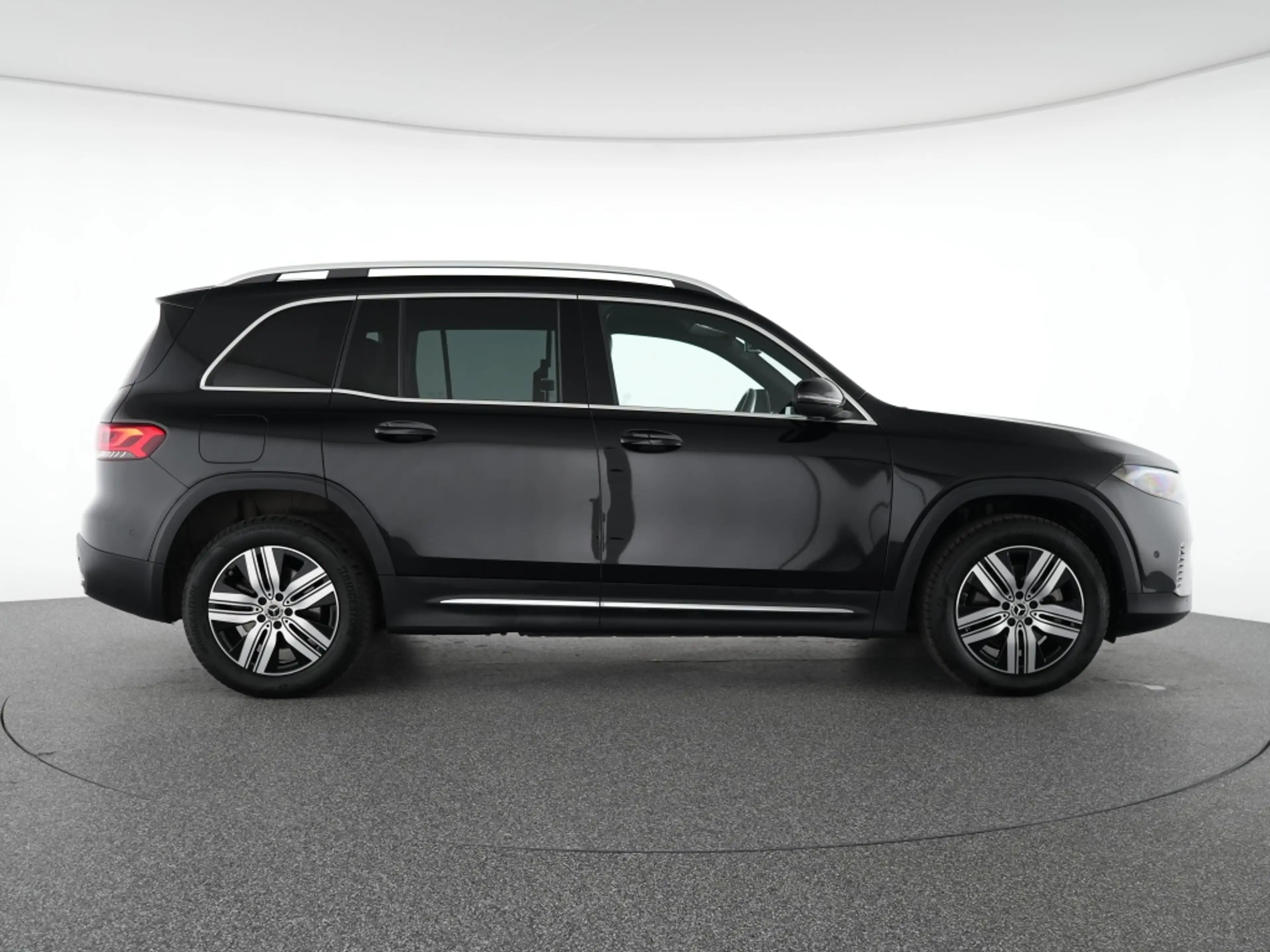 Mercedes-Benz EQB 250 Progressive LED Distronic Kamera Automatik — photo 5