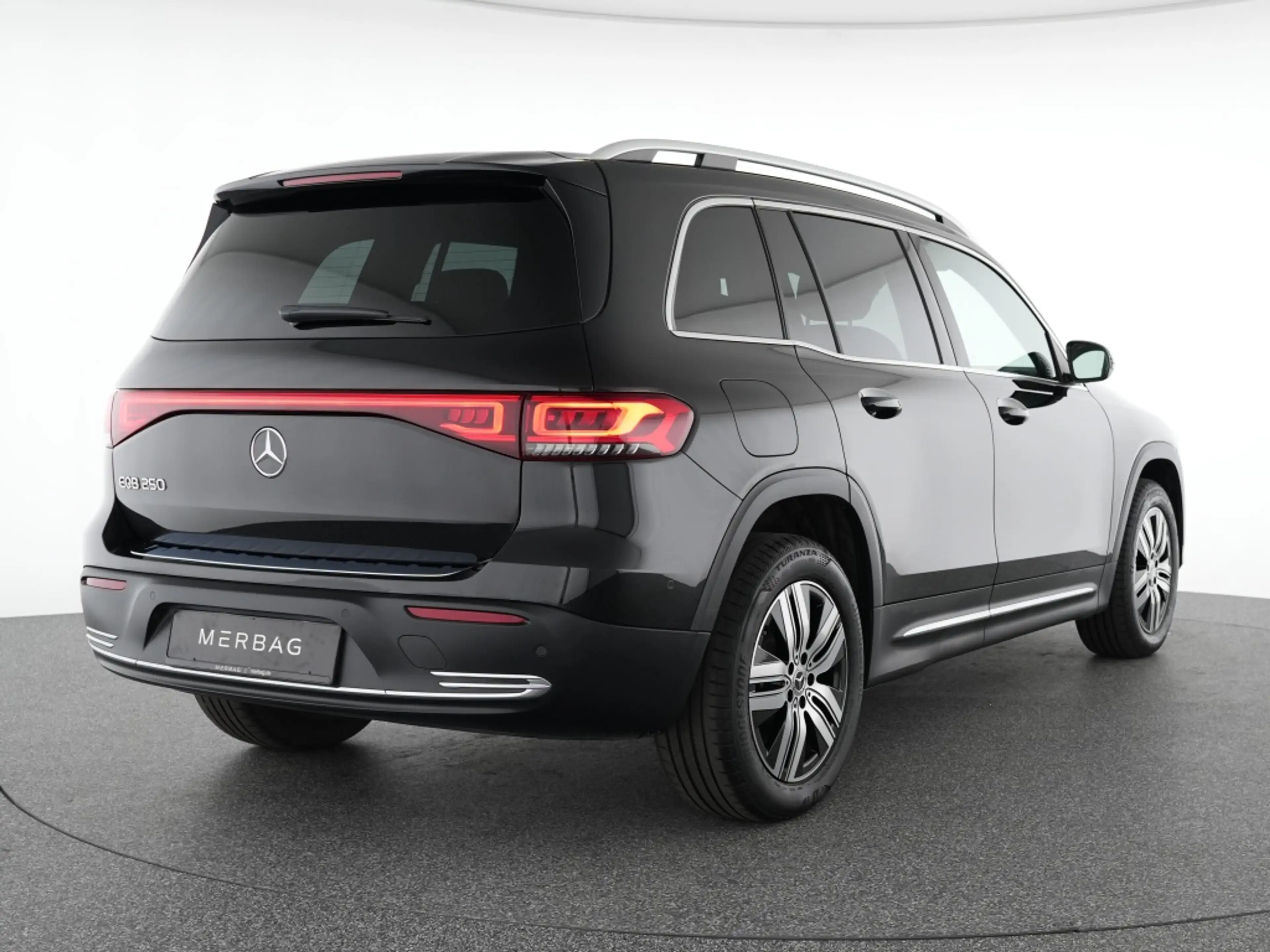 Mercedes-Benz EQB 250 Progressive LED Distronic Kamera Automatik — photo 3