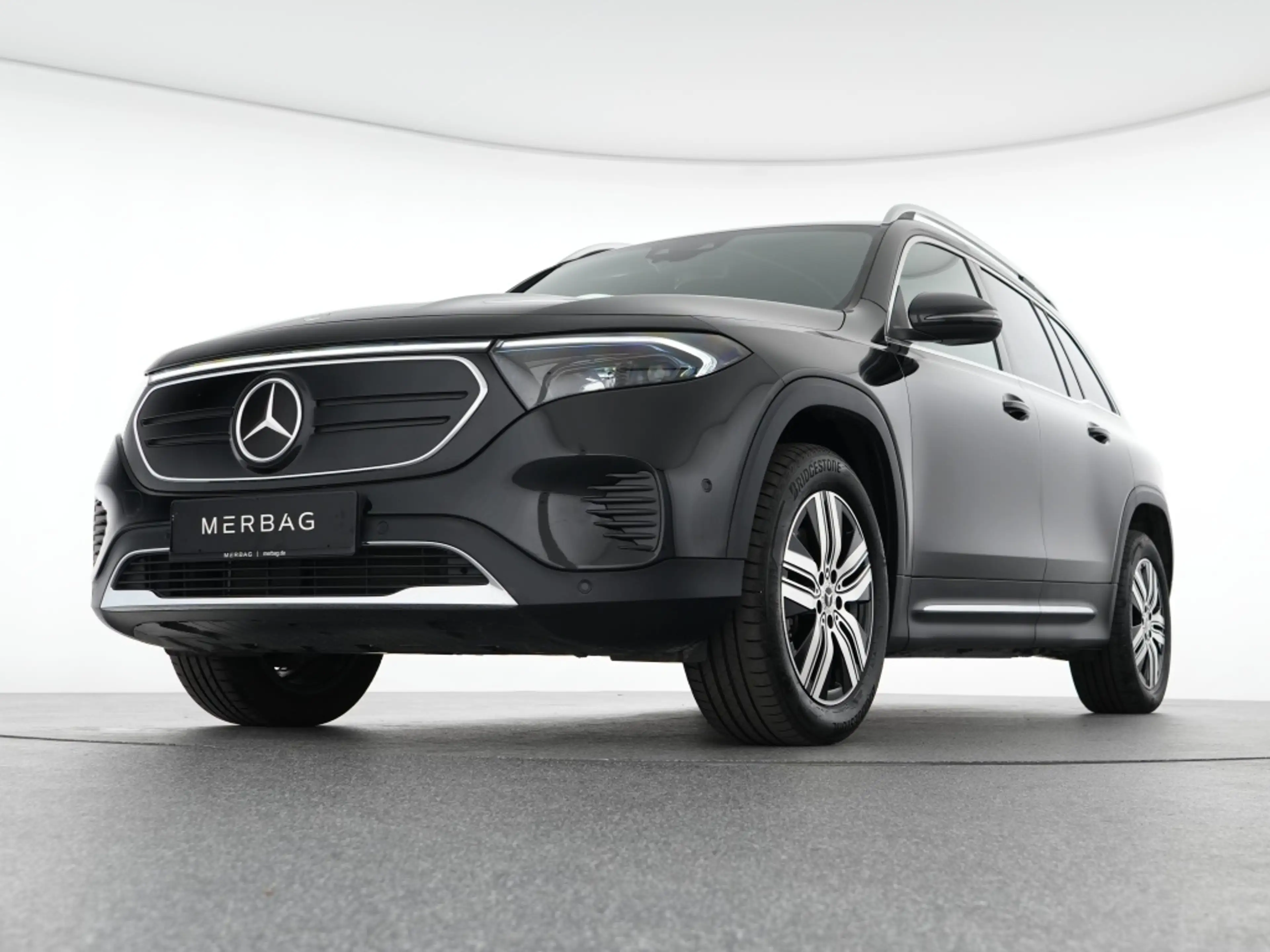 Mercedes-Benz EQB 250 Progressive LED Distronic Kamera Automatik — photo 8