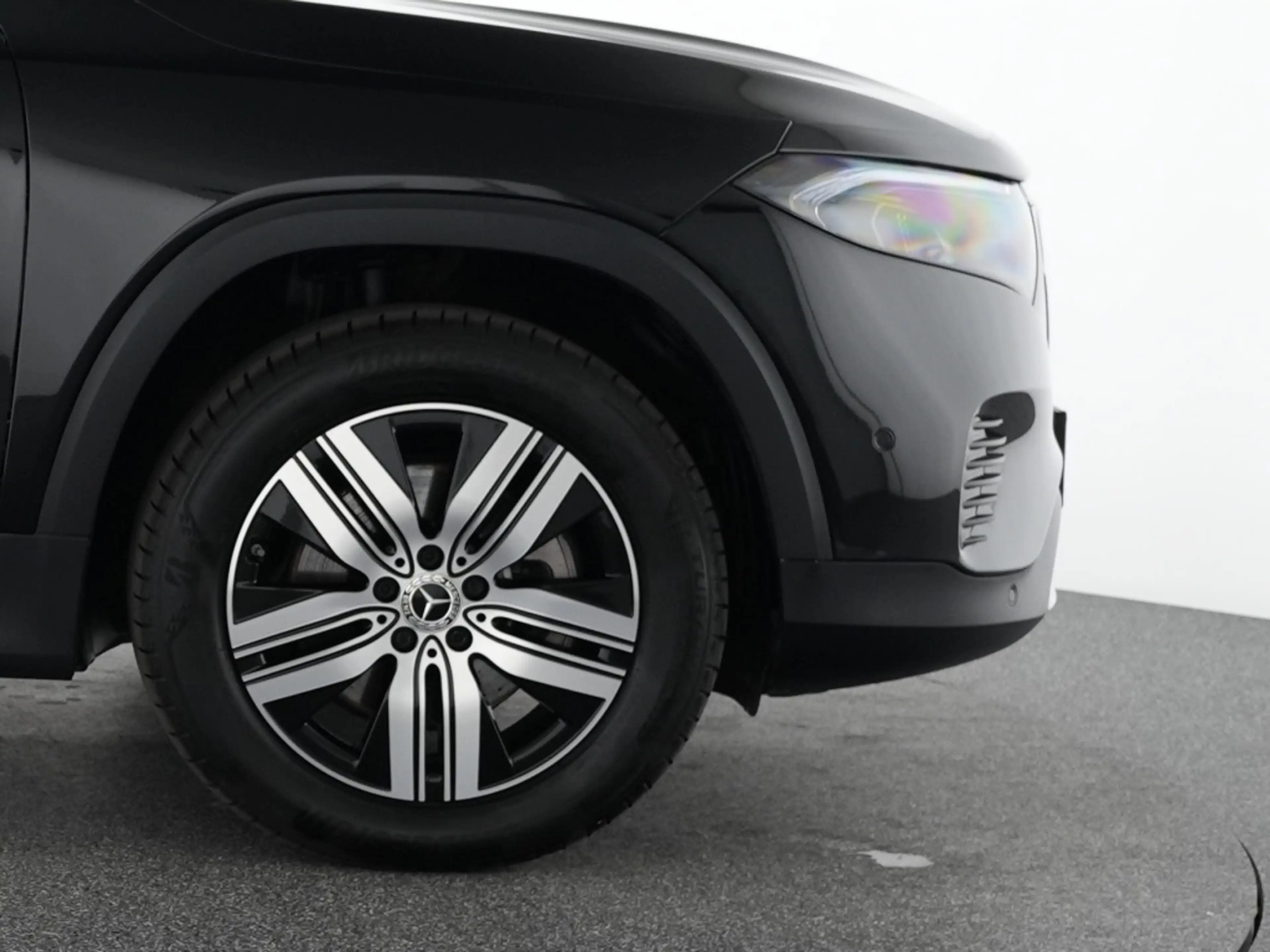 Mercedes-Benz EQB 250 Progressive LED Distronic Kamera Automatik — photo 6