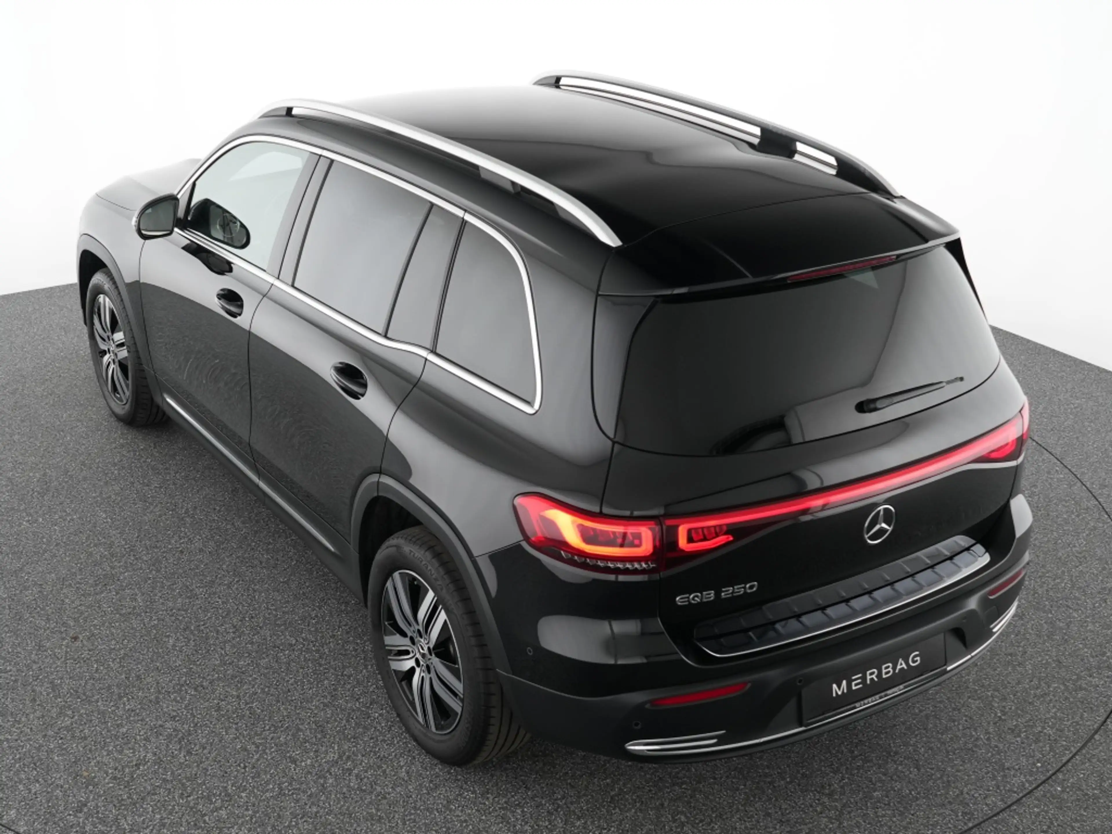 Mercedes-Benz EQB 250 Progressive LED Distronic Kamera Automatik — photo 11